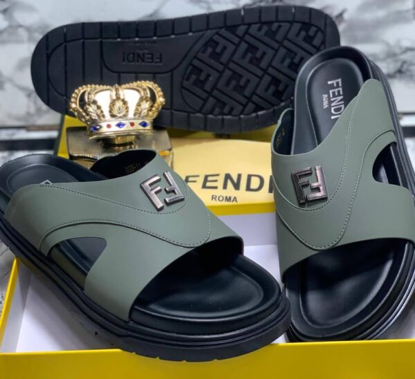 Discover Premium Fendi Slippers for Men Discover Premium Fendi Slippers for Men