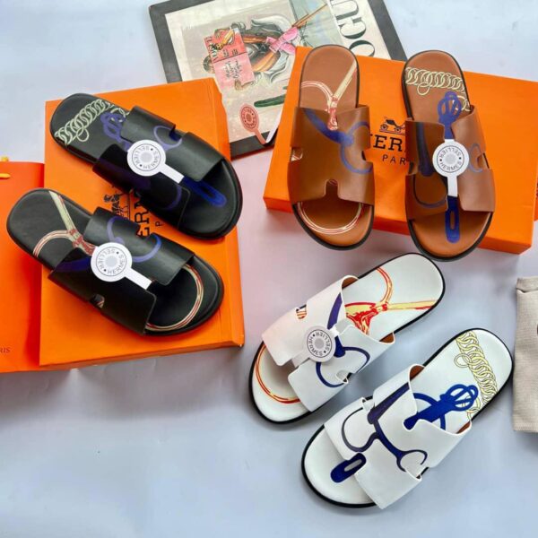 Hermès Izmir Slides – Iconic Luxury Sandals Hermès Izmir Slides – Iconic Luxury