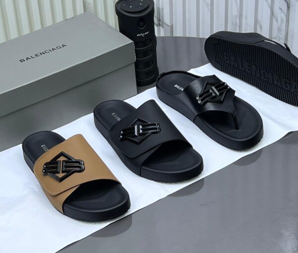 Balenciaga Slides | Effortless Luxury & Everyday Comfort